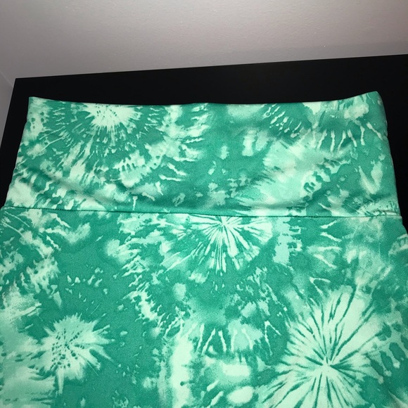 LuLaRoe Dresses & Skirts - 🍍3/$25 Lularoe Azure Size S Tie Dye Aqua/ White